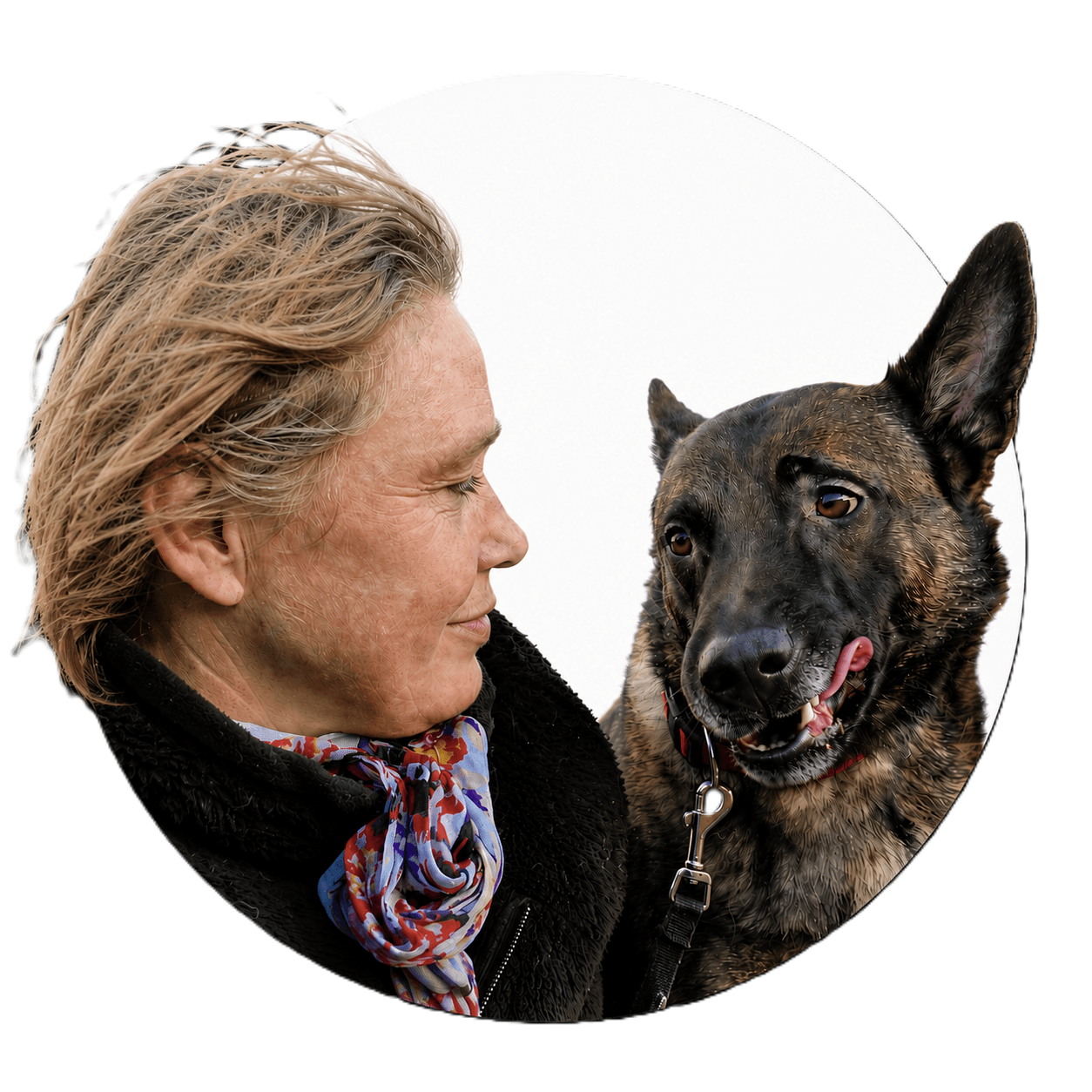 eigenaar en hond kijken elkaar liefdevol aan